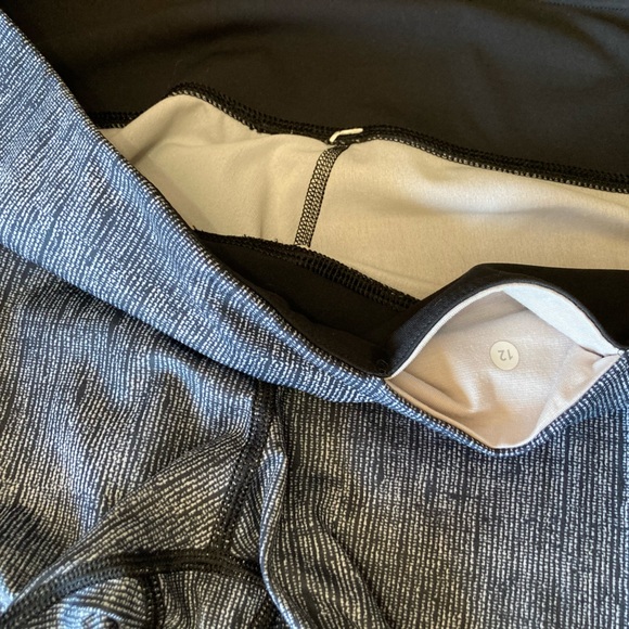 Lululemon Capri leggings size 12 - Picture 4 of 4